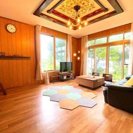 Villa Manyi'S Onsen House 天然温泉マンイの湯 Shiraoi Exterior foto